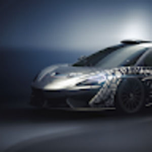 Meet your Posher, Claudia